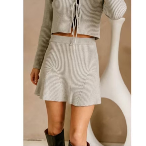 NWT MABLE Sweater Mini Skirt. NEW. - Picture 3 of 11